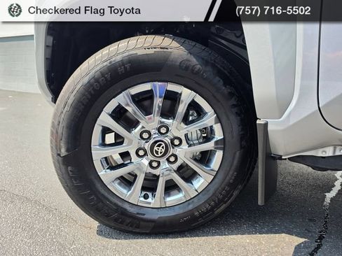 Used 2025 Toyota Tacoma Limited AWD/4WD image 9