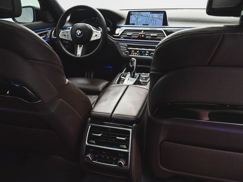 Used 2022 BMW 750i xDrive w/ M Sport Package AWD/4WD image 34