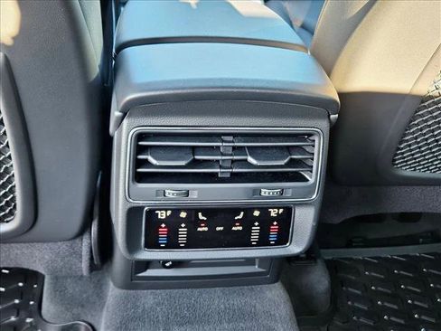 Used 2023 Audi Q8 Premium Plus AWD/4WD image 19