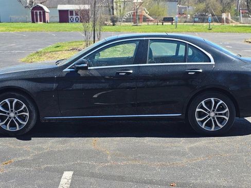 Used 2015 Mercedes-Benz C 300 4MATIC Sedan image 2