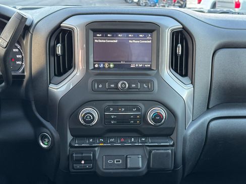 Used 2024 Chevrolet Silverado 2500 Custom w/ Custom Value Package image 21