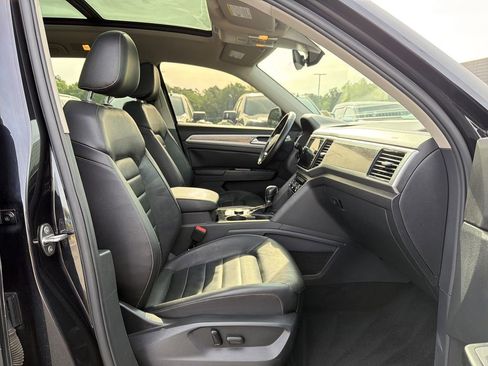 Used 2018 Volkswagen Atlas SEL Premium image 20