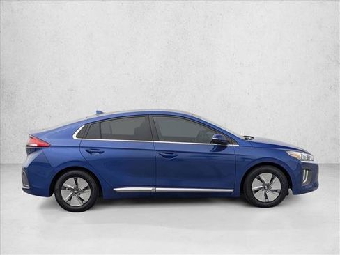 Used 2022 Hyundai Ioniq SE FWD image 4
