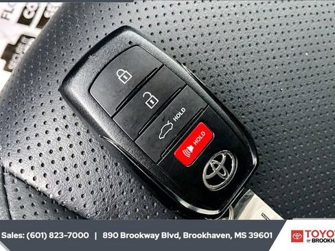 Used 2024 Toyota Crown Limited image 9