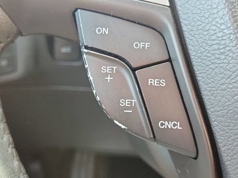 Used 2013 Ford Fusion SE FWD image 21