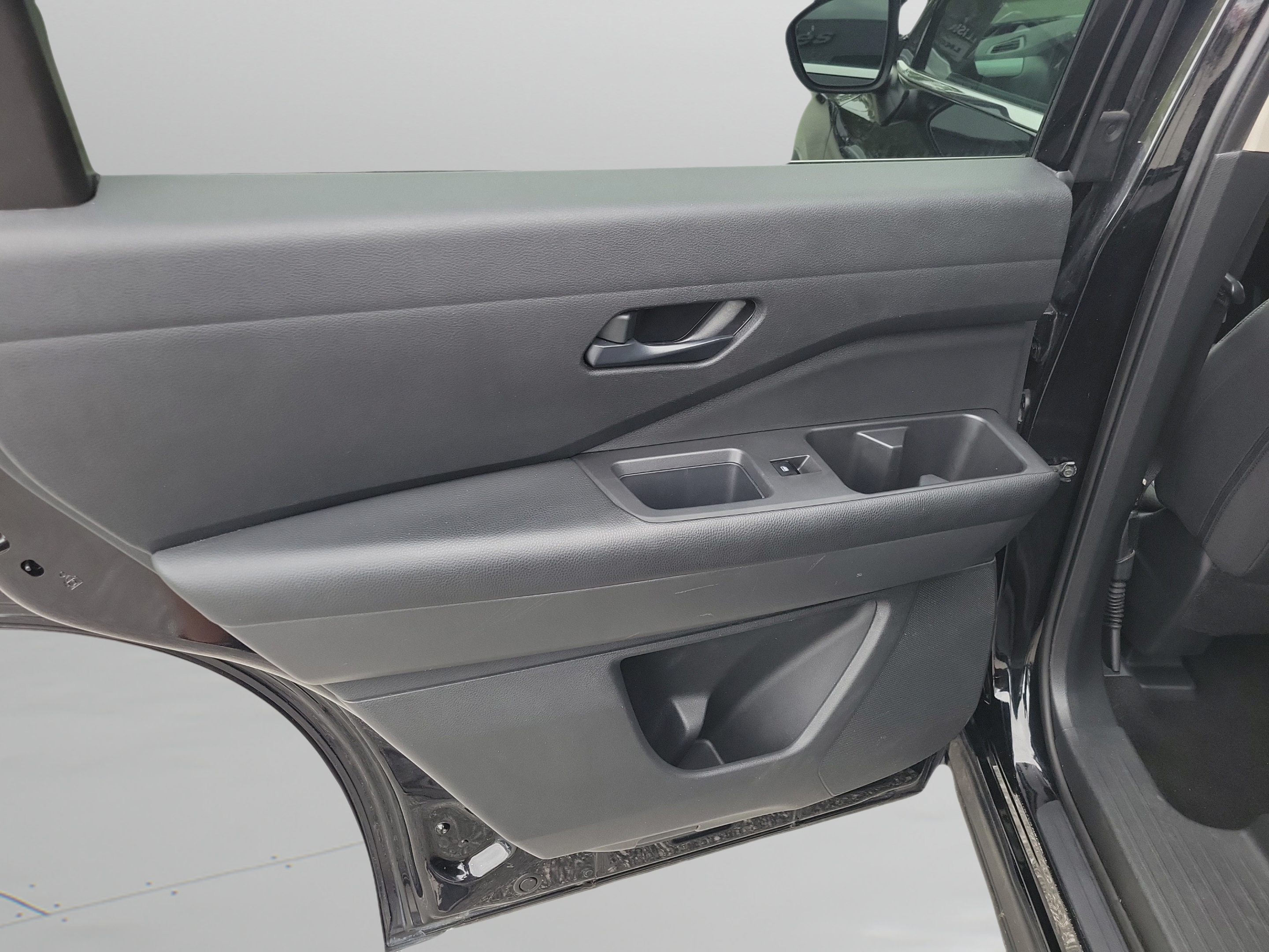 Used 2023 Nissan Pathfinder SV AWD/4WD image 28