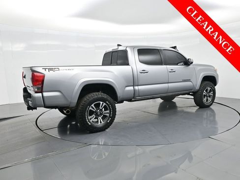 Used 2016 Toyota Tacoma TRD Sport image 7