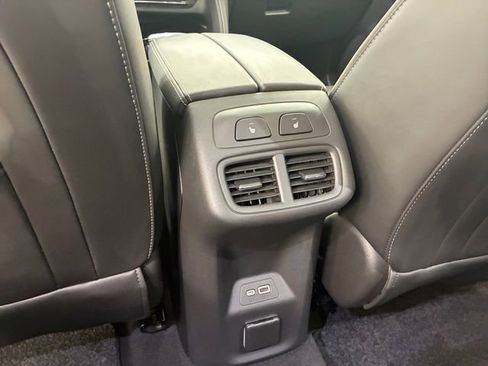 Used 2022 Buick Envision Avenir w/ Technology Package II AWD/4WD image 19