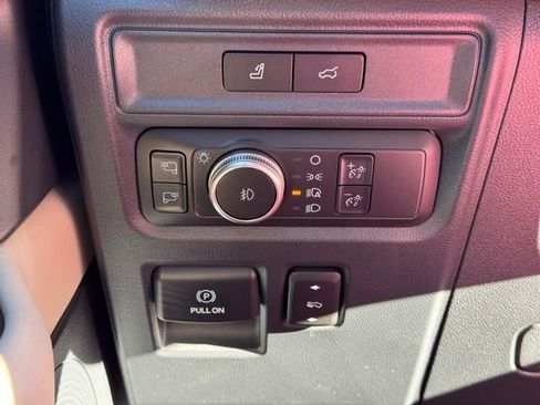 Used 2022 Ford Expedition Platinum image 36