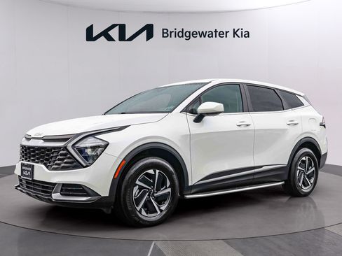 Certified 2023 Kia Sportage LX AWD/4WD image 3