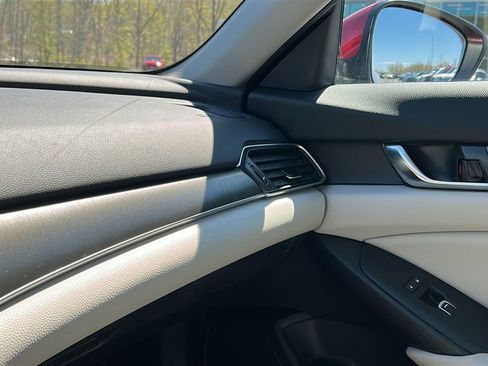 Used 2019 Honda Accord LX image 19