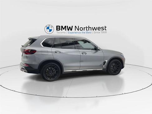 Used 2024 BMW X5 xDrive40i w/ Executive Package AWD/4WD image 4