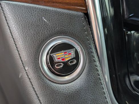 Used 2019 Cadillac Escalade ESV Premium Luxury AWD/4WD image 31