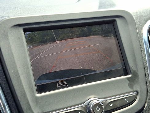 Used 2023 Chevrolet Equinox LT image 18