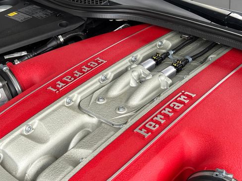 Used 2020 Ferrari 812 Superfast RWD image 41