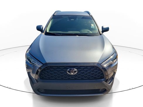 Used 2024 Toyota Corolla Cross LE FWD image 2