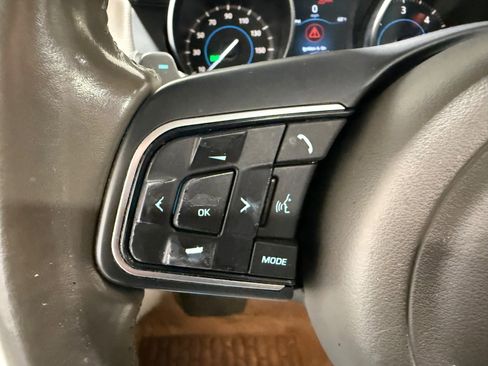 Used 2017 Jaguar XE Premium image 23