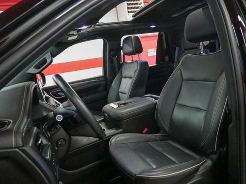 Used 2022 GMC Yukon SLT w/ SLT Premium Package image 10