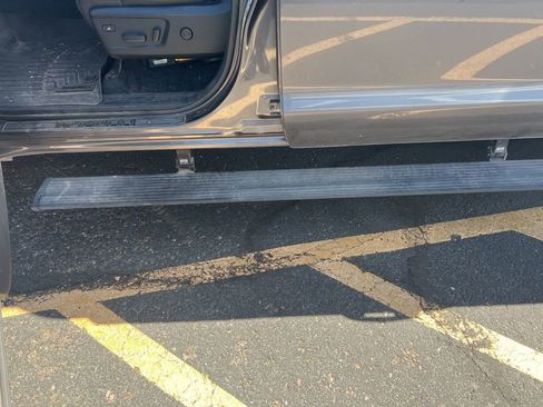 Used 2021 Toyota Tundra Platinum image 5