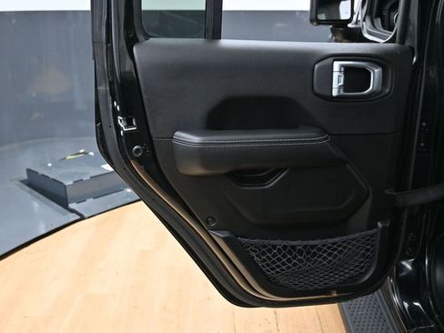 Used 2023 Jeep Wrangler Unlimited Sahara w/ Cold Weather Group AWD/4WD image 44
