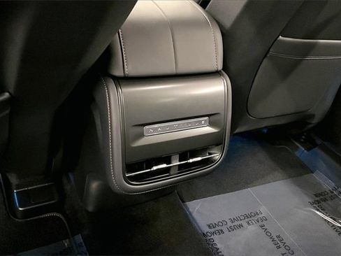 Used 2025 Lincoln Nautilus Premier w/ Jet Appearance Package image 27