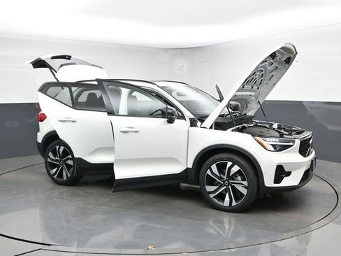 Used 2023 Volvo XC40 B5 Plus w/ Protection Package Premier AWD/4WD image 53