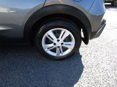 Used 2024 Nissan Kicks S image 21