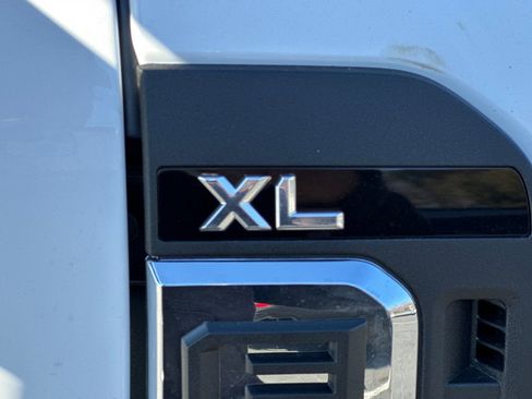 New 2026 Ford F250 XL w/ XL Chrome Package RWD image 15
