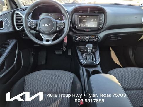Certified 2025 Kia Soul LX w/ LX Technology Package FWD image 20