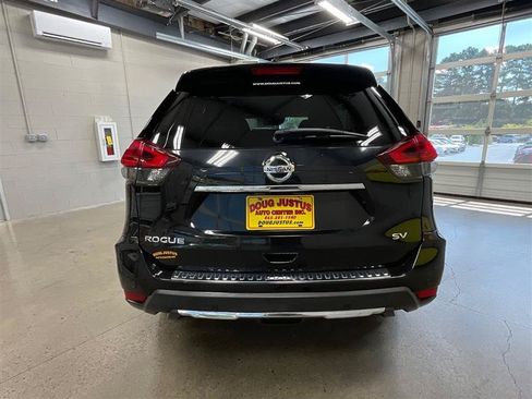 Used 2020 Nissan Rogue SV FWD image 4