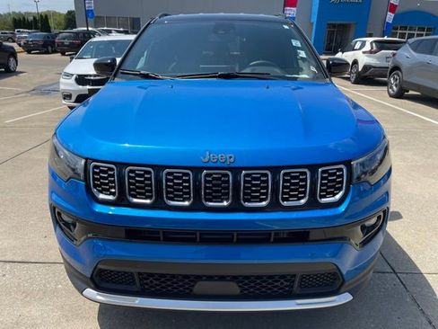 Used 2025 Jeep Compass Limited AWD/4WD image 5