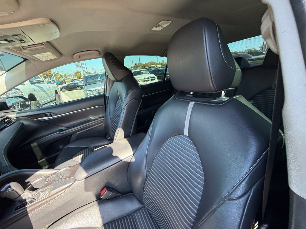 Used 2021 Toyota Camry SE FWD image 13