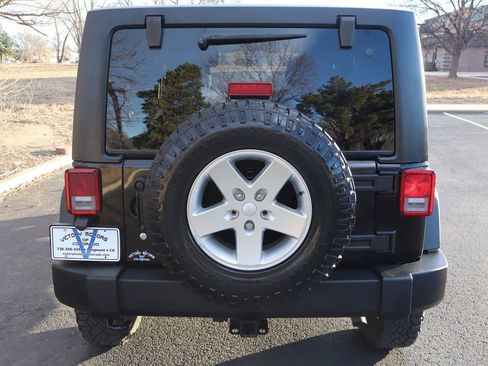 Used 2012 Jeep Wrangler Unlimited Sport image 6