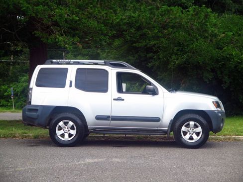 Used 2011 Nissan Xterra S w/ 4X4 Value Package image 5