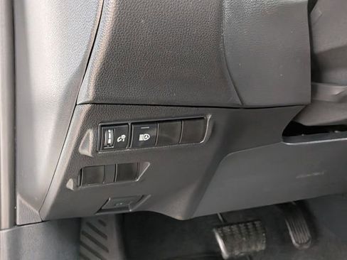 Used 2024 Toyota Corolla Cross LE image 13