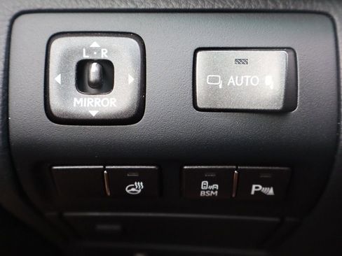 Used 2014 Lexus LS 460 AWD w/ Comfort Package image 29