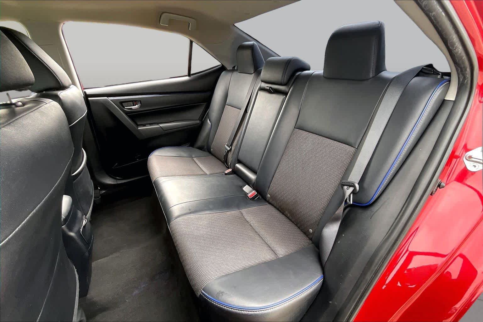 Used 2017 Toyota Corolla SE w/ Carpet Mat Package (TMS) FWD image 19