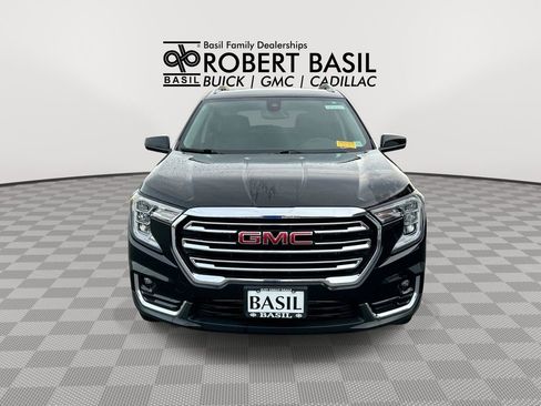Used 2023 GMC Terrain SLT AWD/4WD image 3