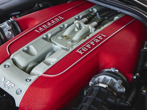 Used 2021 Ferrari 812 GTS image 12