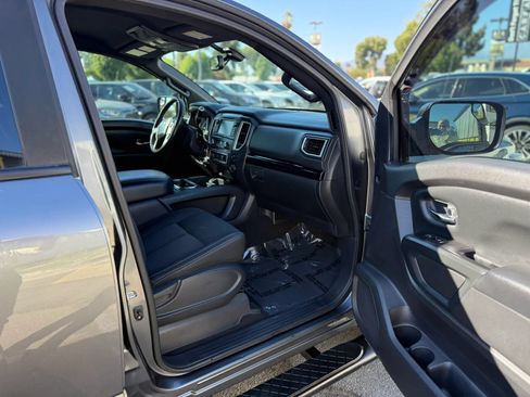Used 2019 Nissan Titan SV w/ SV Convenience Package AWD/4WD image 38