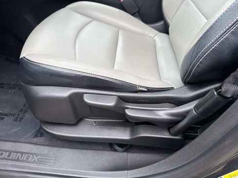 Used 2020 Chevrolet Equinox LS FWD image 26