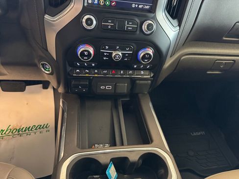 Used 2021 GMC Sierra 1500 SLT w/ SLT Premium Plus Package AWD/4WD image 15