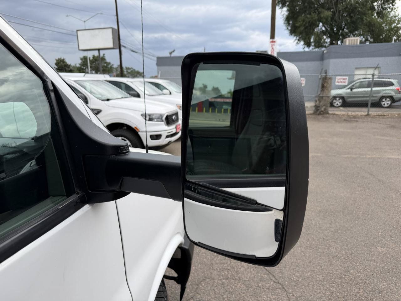 Used 2020 Chevrolet Express 3500 w/ Power Convenience Package RWD image 31