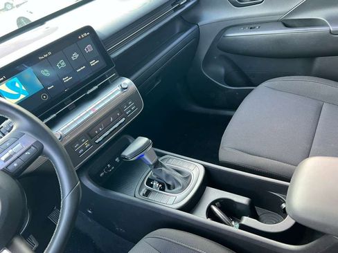 Used 2025 Hyundai Kona SEL image 13