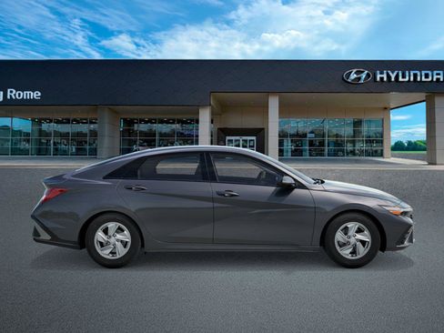 New 2026 Hyundai Elantra SE FWD image 7