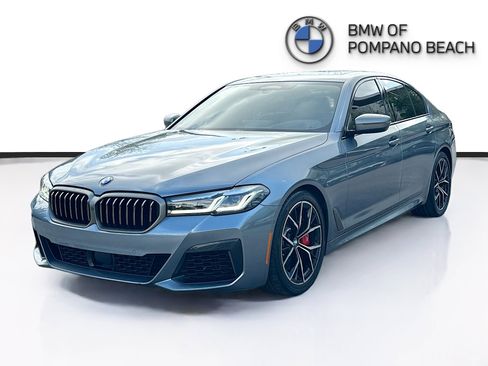 Used 2022 BMW M550i xDrive image 3