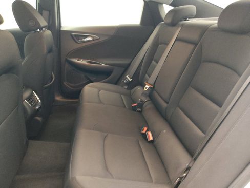 Used 2025 Chevrolet Malibu LT FWD image 18