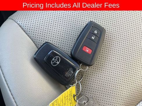 Used 2024 Toyota 4Runner Limited AWD/4WD image 35