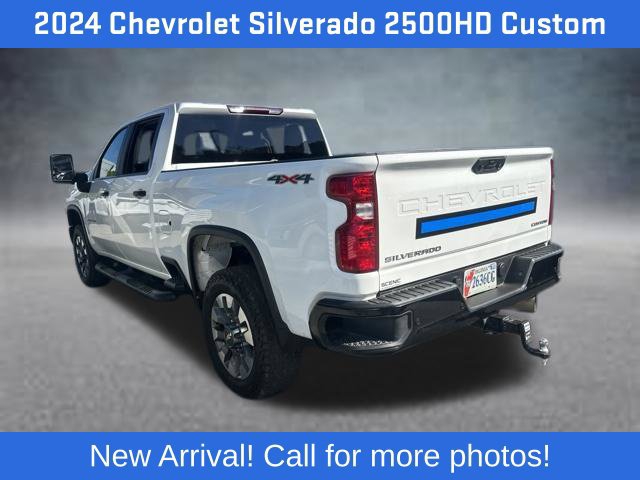 Used 2024 Chevrolet Silverado 2500 Custom w/ Custom Value Package AWD/4WD image 4