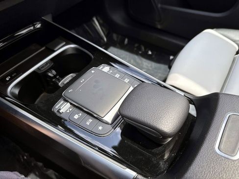 Certified 2023 Mercedes-Benz GLB 250 image 28